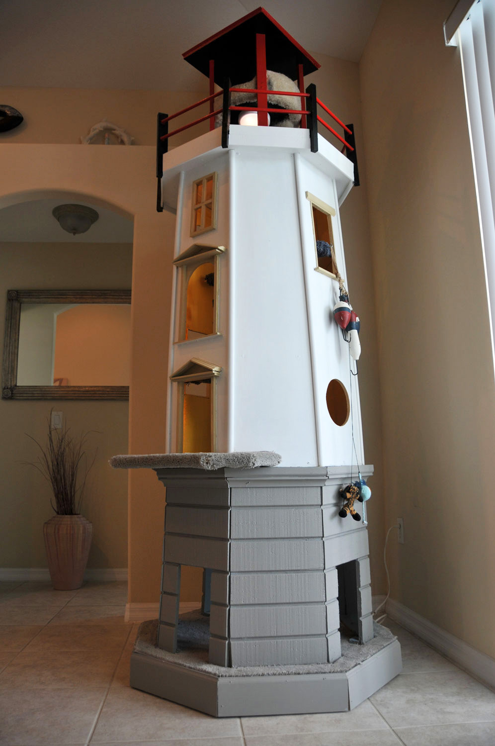 Square Paws – Approved Unique Cat Furniture