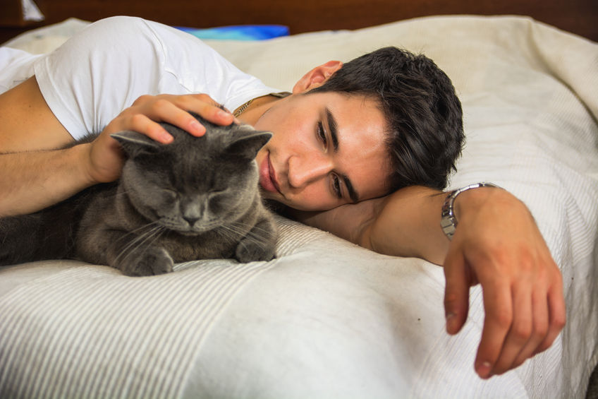 3 Reasons Men With Cats Are Sexy